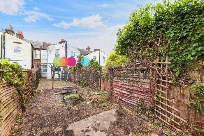 2 Bedroom House To Rent In Lakehall Road, Thornton Heath, CR7