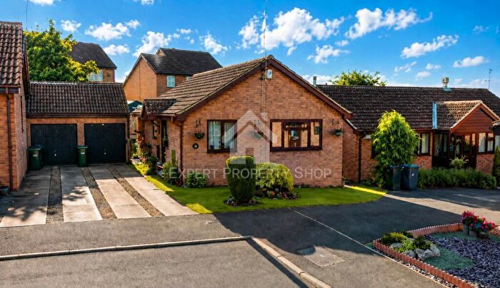 2 Bedroom Bungalow For Sale In Meadow Close, Kiverton Park, S26