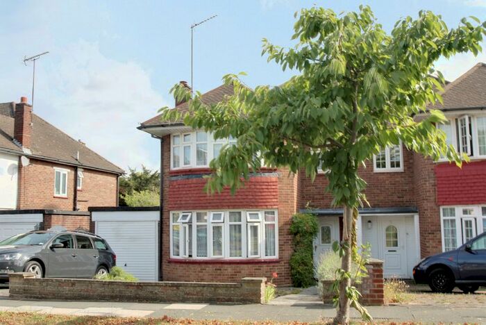 3 Bedroom Semi-Detached House To Rent In South Lodge Drive, Oakwood, N14