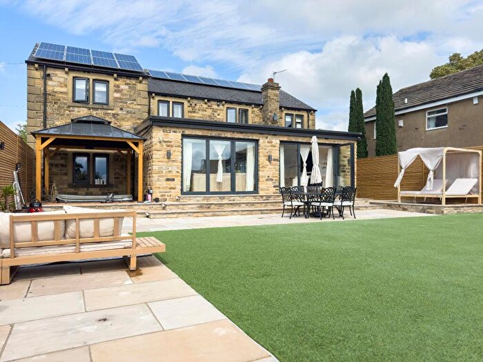 4 Bedroom Detached House For Sale In Westfield Lane, Wyke, BD12