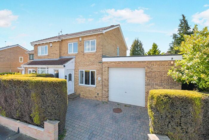 3 Bedroom Property For Sale In Dowland Avenue, High Green, Sheffield, S35