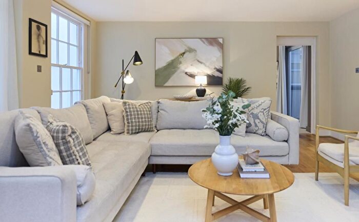 3 Bedroom Flat For Sale In Strathearn House, London, W2