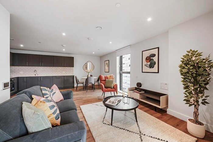 2 Bedroom Apartment To Rent In Francis House, SL6