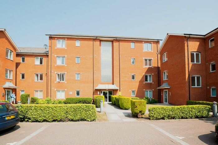 2 Bedroom Apartment To Rent In Amity Court, Atlantic Wharf, CF10