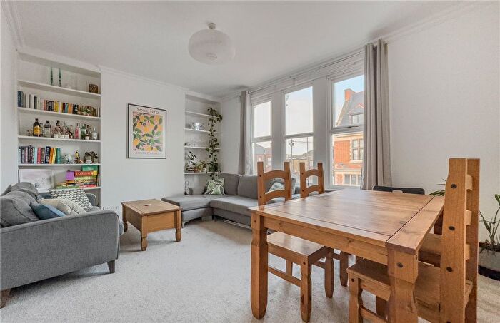 2 Bedroom Flat To Rent In College Road, Kensal Rise, London, NW10