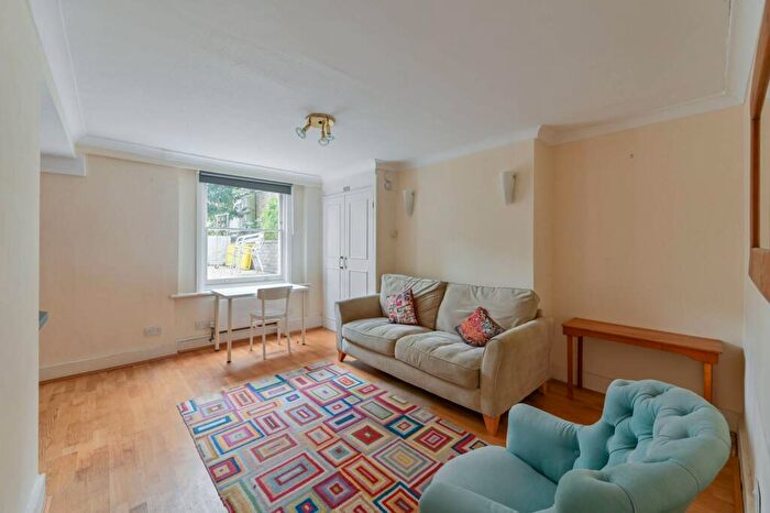 1 Bedroom Flat To Rent In Ramsden Road, Nightingale Triangle, London, SW12
