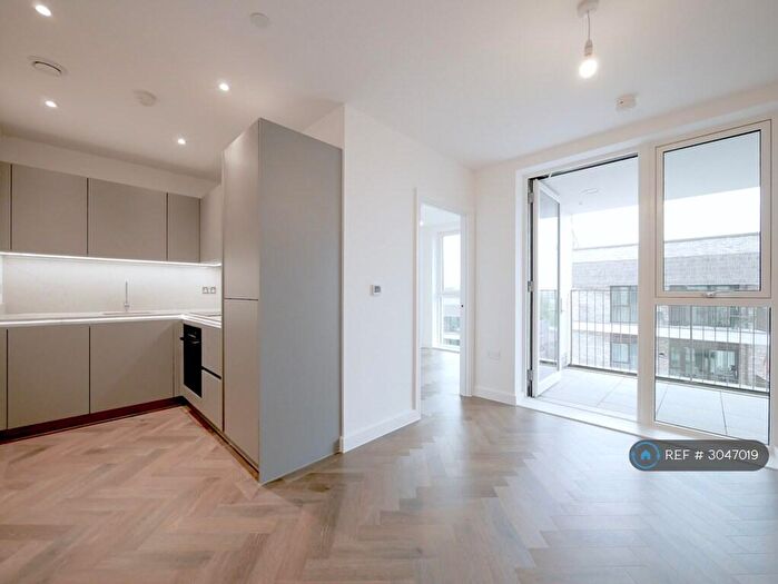 1 Bedroom Flat To Rent In Mile Walk, London, NW6