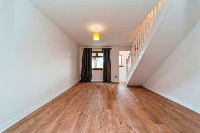 2 Bedroom Semi-Detached House For Sale In Ritchie Park, Johnstone, PA5