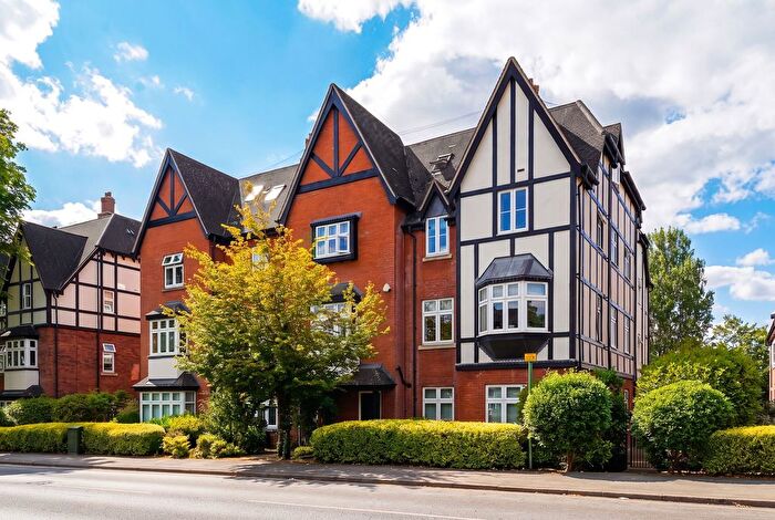 2 Bedroom Flat For Sale In Hampton House, Station Road, Dorridge, B93