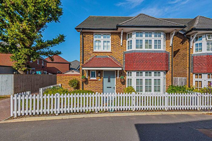 4 Bedroom Detached House For Sale In Palmer Way, Langdon Hills, SS16