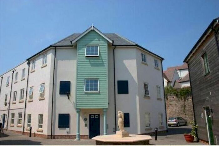 2 Bedroom Flat To Rent In Eastcliff, Bristol, BS20