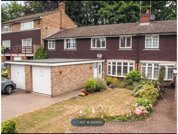 3 Bedroom Terraced House To Rent In Beechwood Court, Dunstable, LU6