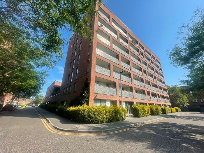 2 Bedroom Flat To Rent In Robertson Road, Canning Town, London, E16