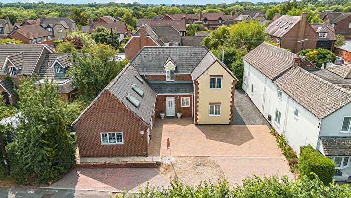 4 Bedroom Detached House For Sale In Old Shaw Lane, Shaw, SN5