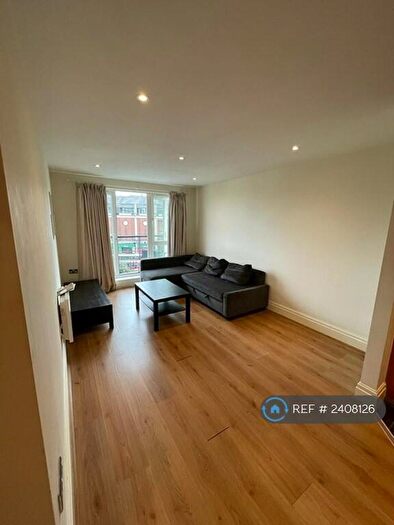 1 Bedroom Flat To Rent In Earlsfield House, Kingston Upon Thames, KT2