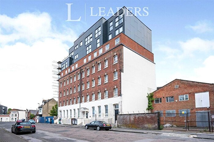 1 Bedroom Flat To Rent In Atlantic Mansions, Albert Road South, SO14