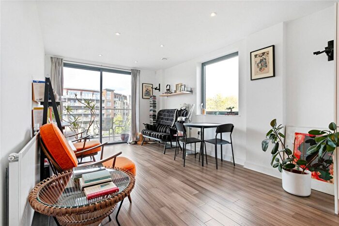 2 Bedroom Flat For Sale In Essex Wharf, London, E5