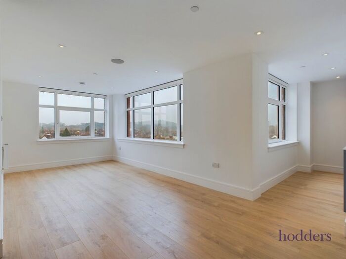 2 Bedroom Flat To Rent In Pyrcroft Road, Chertsey, Surrey, KT16