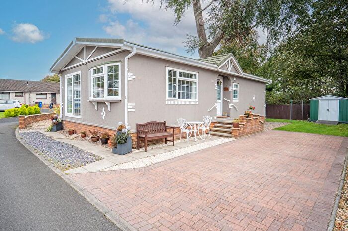 2 Bedroom Chalet For Sale In Williams Grove, Dunnikier Park, Kirkcaldy, KY1