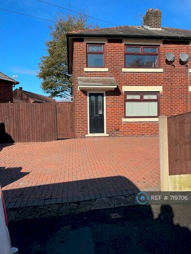 3 Bedroom Semi-Detached House To Rent In Bennett Street, Hyde, SK14