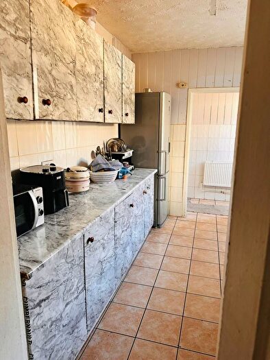 3 Bedroom Terraced House To Rent In Wimborne Road, Luton, Bedfordshire, LU1