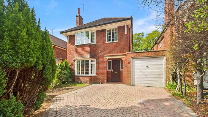 3 Bedroom Detached House For Sale In Common Close, Horsell, Surrey, GU21