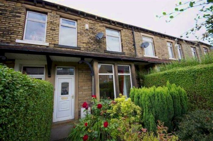 4 Bedroom Terraced House To Rent In Waverley Terrace, Halifax, HX3