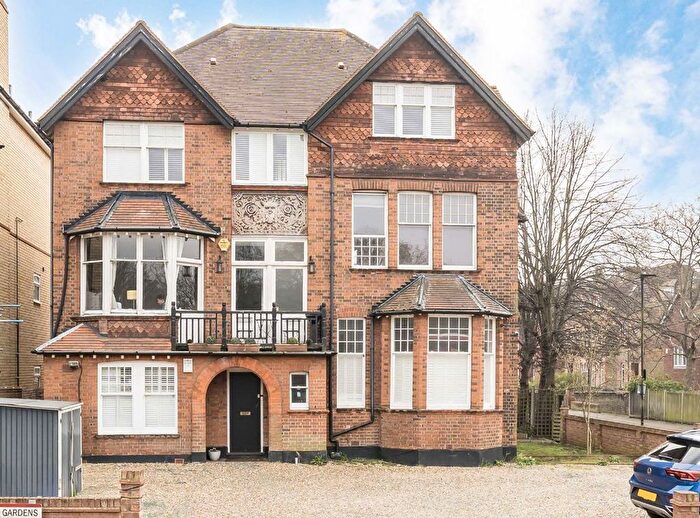 2 Bedroom Flat To Rent In Tooting Bec Gardens, London, SW16