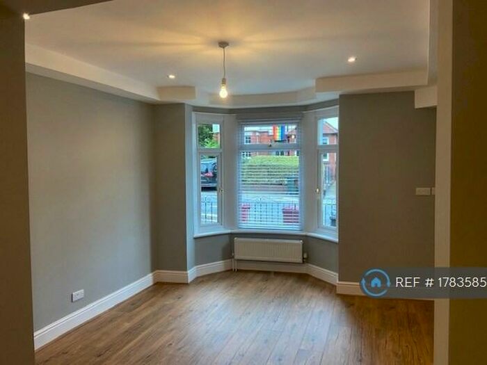4 Bedroom Terraced House To Rent In Waverley Road, Reading, RG30