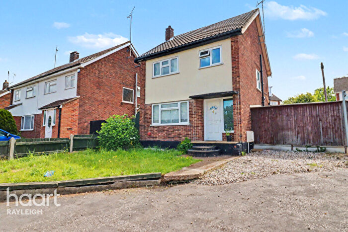 3 Bedroom Detached House For Sale In Down Hall Road, Rayleigh, SS6
