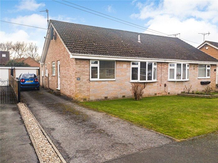 2 Bedroom Bungalow For Sale In Sherwood Drive, Harrogate, North Yorkshire, HG2