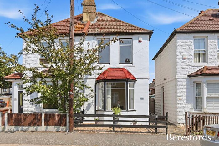 2 Bedroom Semi-Detached House For Sale In Longfield Avenue, Hornchurch, RM11