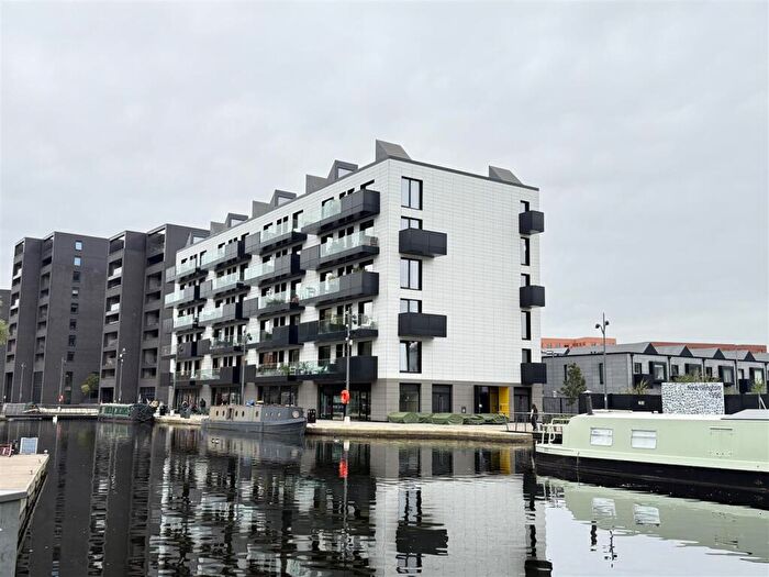 2 Bedroom Apartment For Sale In Keepers Quay, New Islington, M4