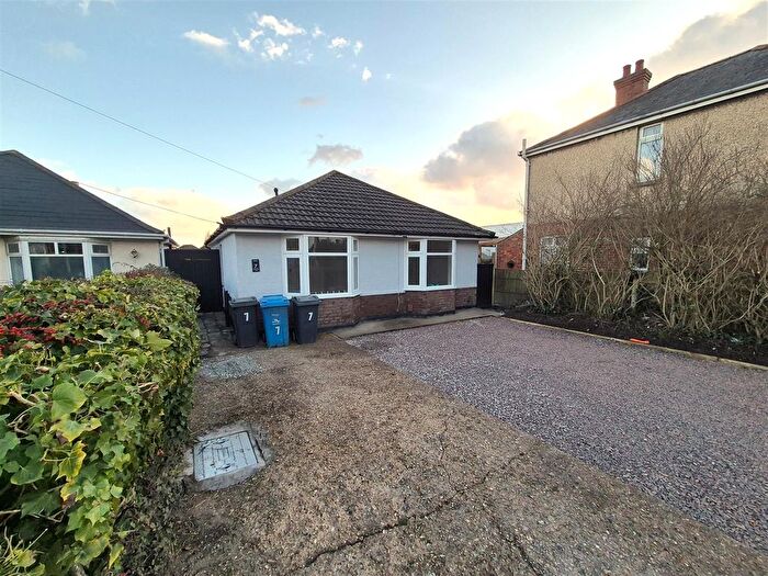2 Bedroom Detached Bungalow To Rent In Old Wareham Road, Parkstone, Poole, BH12