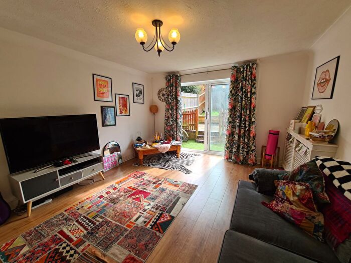 2 Bedroom Terraced House To Rent In Thornbush Crescent, Portslade, Brighton, BN41