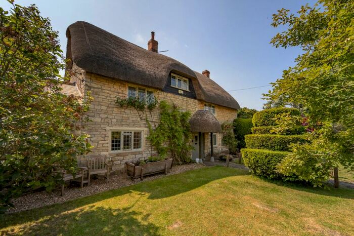 4 Bedroom Detached House For Sale In Fifehead Magdalen, Gillingham, Dorset, SP8