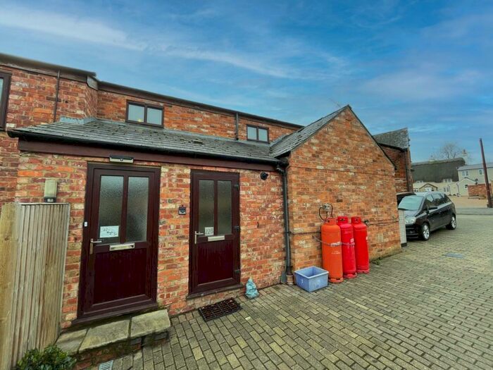 1 Bedroom Flat To Rent In High Street, Stoke Goldington, MK16