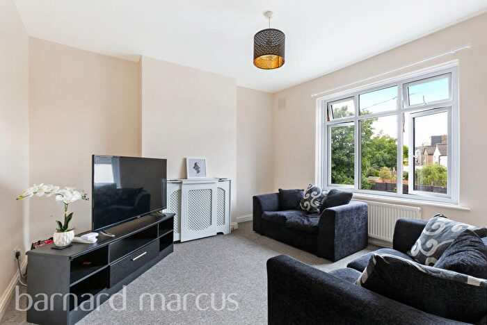 3 Bedroom Maisonette To Rent In Birchanger Road, London, SE25