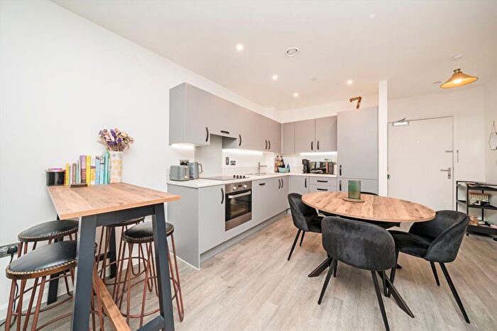 1 Bedroom Flat For Sale In East Acton Lane, Acton, W3