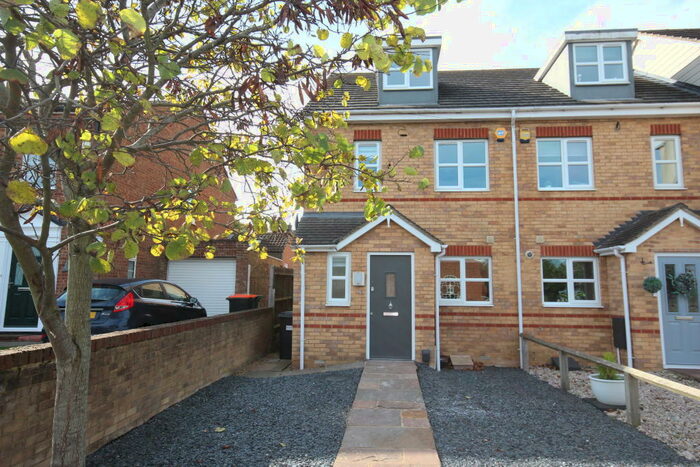 3 Bedroom End Of Terrace House To Rent In Luton Road, Toddington, LU5
