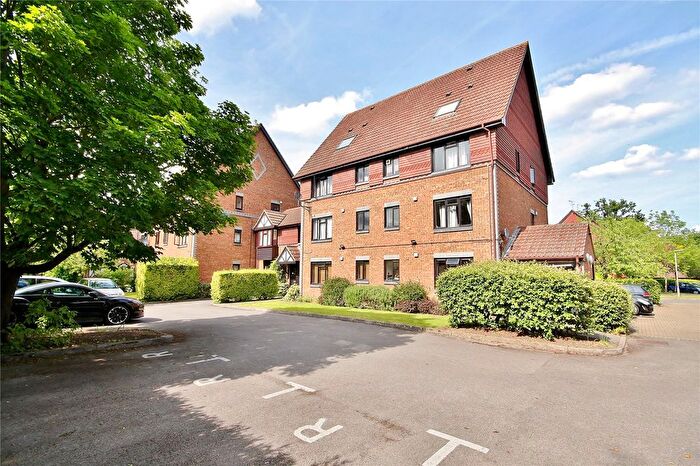 Studio To Rent In Tintagel Way, Woking, Surrey, GU22