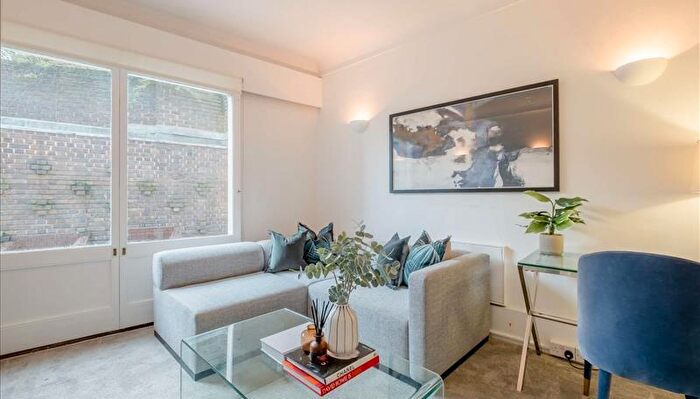 1 Bedroom Property To Rent In Park Road, London, NW8