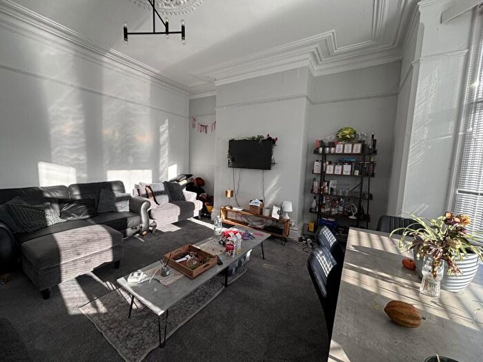 7 Bedroom House To Rent In Regent Park Terrace, Leeds, LS6