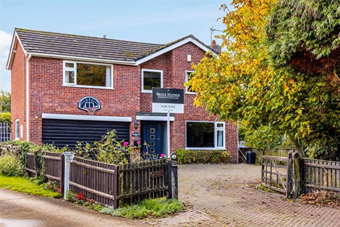 4 Bedroom Detached House For Sale In Willington Road, Kirton End, Bosotn, PE20