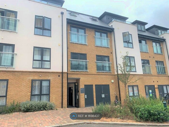 1 Bedroom Flat To Rent In Sapphire Court, Watford, WD17