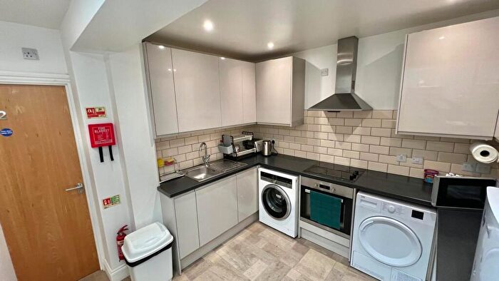 4 Bedroom End Of Terrace House For Sale In St. Pauls Road, Peterborough, Cambridgeshire, PE1