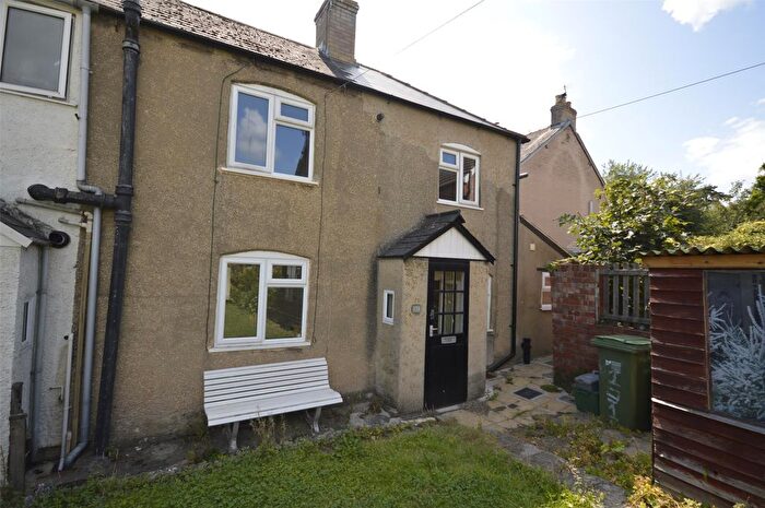 2 Bedroom End Of Terrace House To Rent In Stratford Road, Stroud, Gloucestershire, GL5