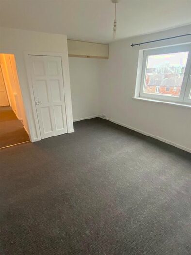 1 Bedroom Flat To Rent In Milford Court, Daybrook, Nottingham, NG5