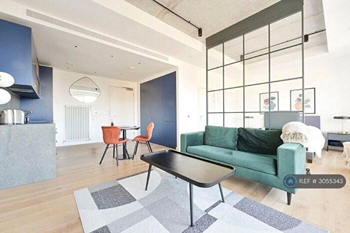 Studio To Rent In Goodluck Hope Walk, London, E14