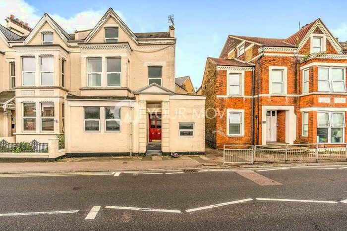 Flat To Rent In Balmoral Road, Gillingham, Kent, ME7